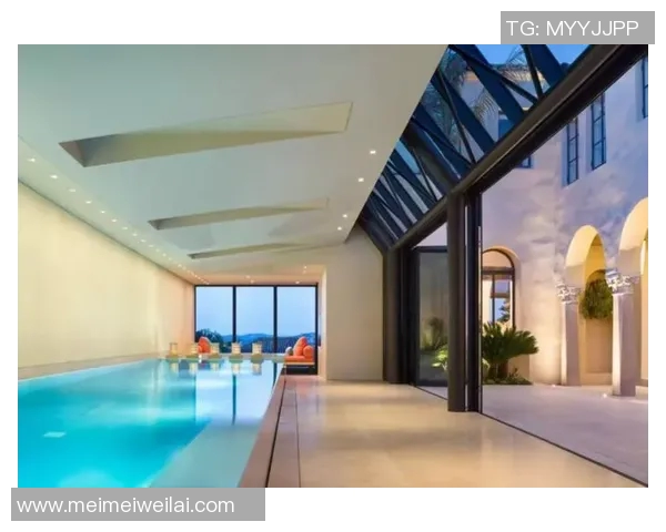 现代家居设计中的室内泳池创意方案与空间布局优化探索